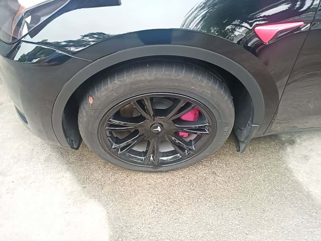 Tesla Model Y, 2023 23