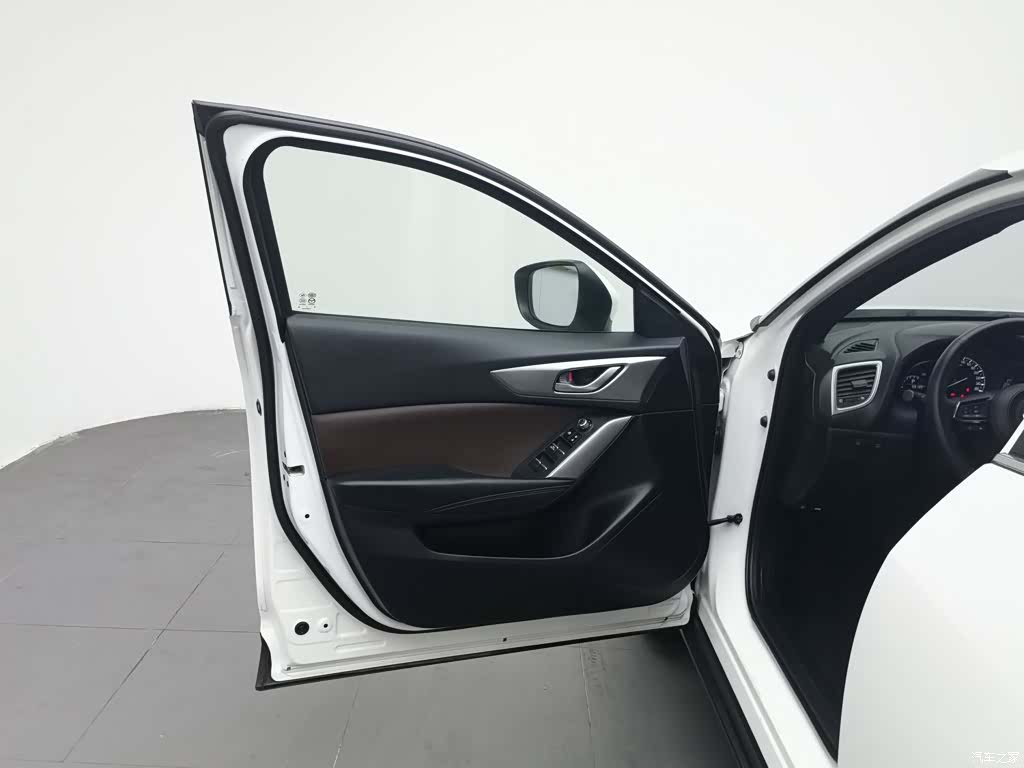 Mazda CX-4, 2018 8