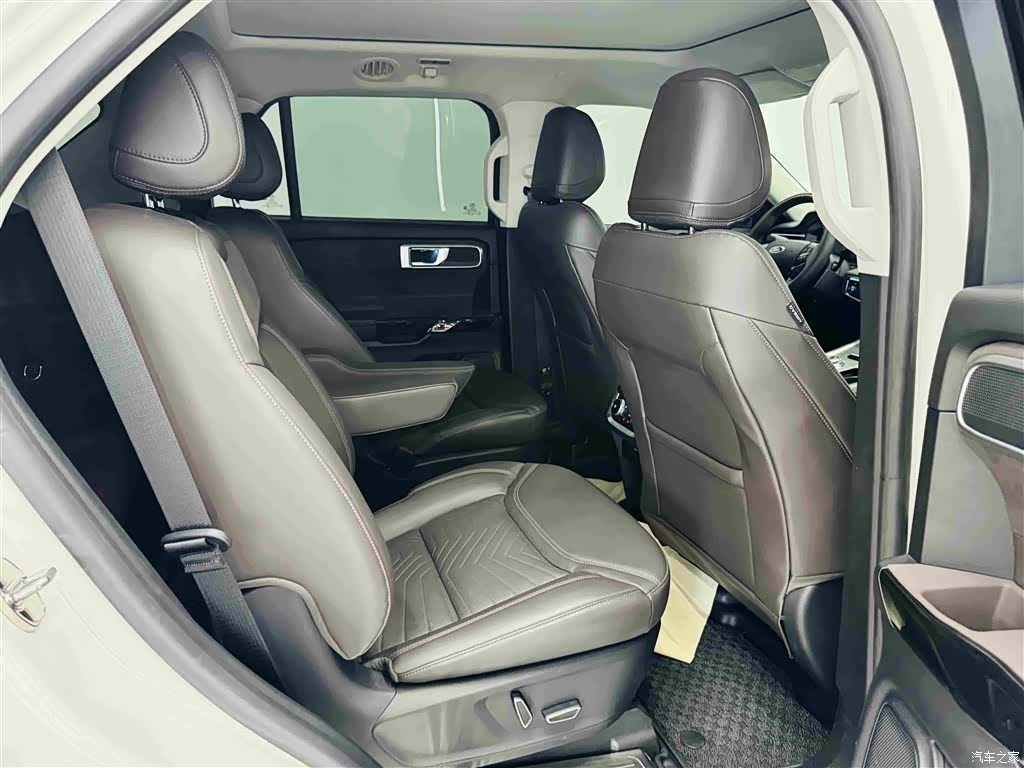 Ford Explorer, 2025 24