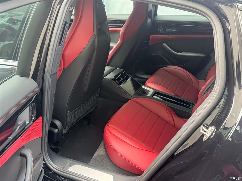 Porsche Panamera, 2024 12