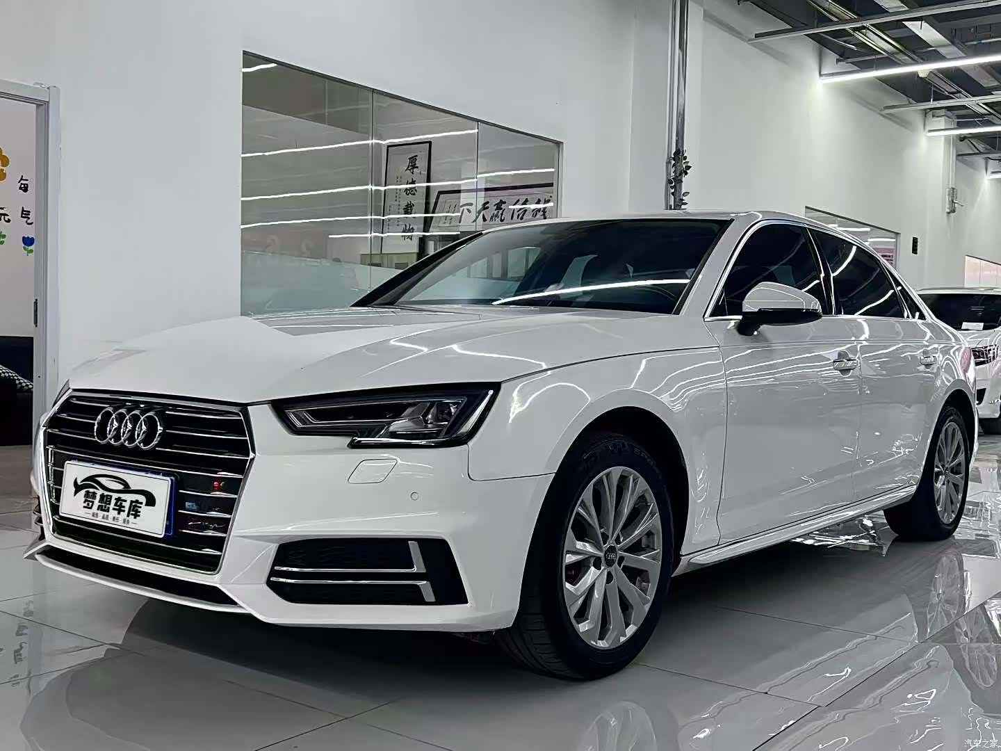 Audi A4L, 2018 1