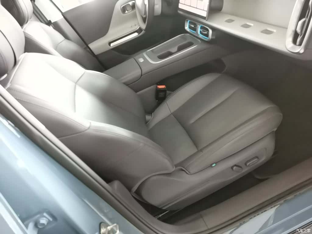 Leapmotor B01, 2025 25
