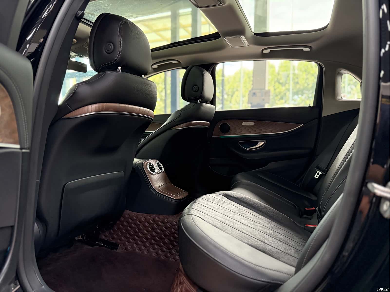 Mercedes-Benz E-Class, 2022 9