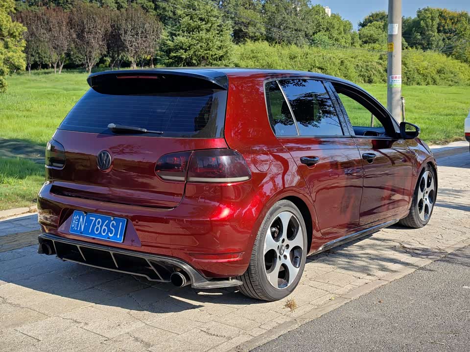 Volkswagen Golf GTI