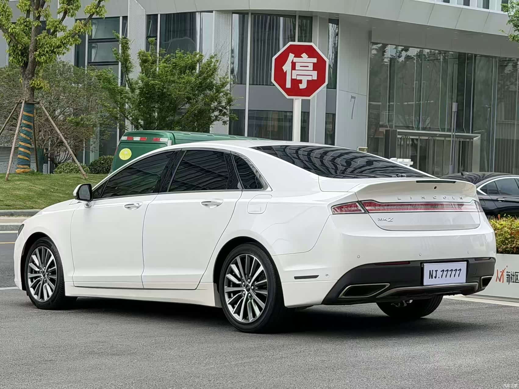 Lincoln MKZ, 2020 все фото