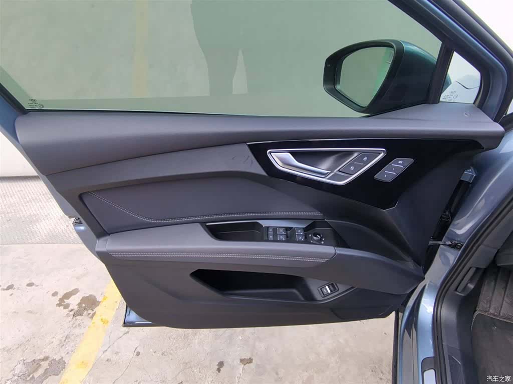 Audi Q4 e-tron, 2023 11