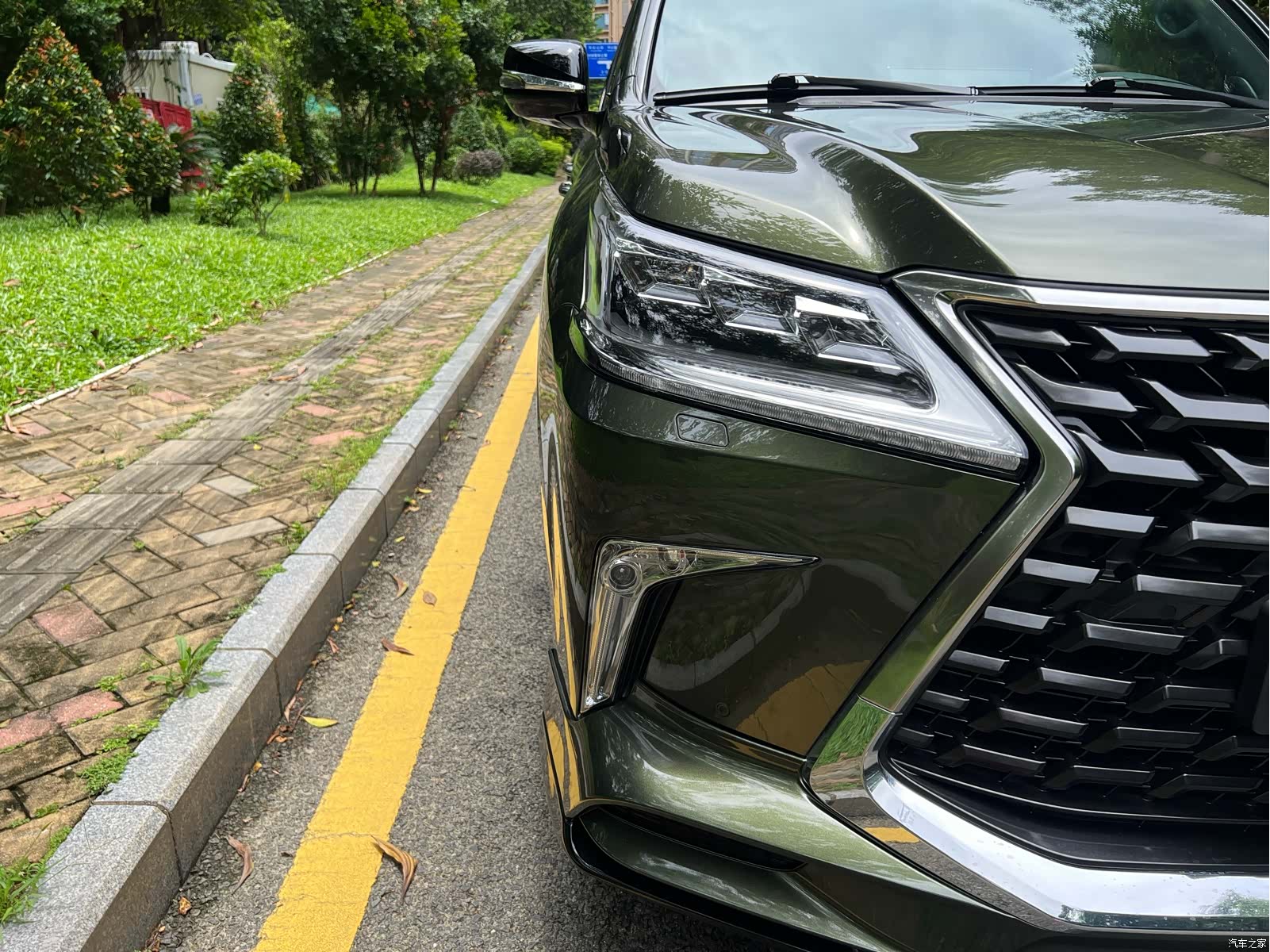 Lexus LX, 2022 15
