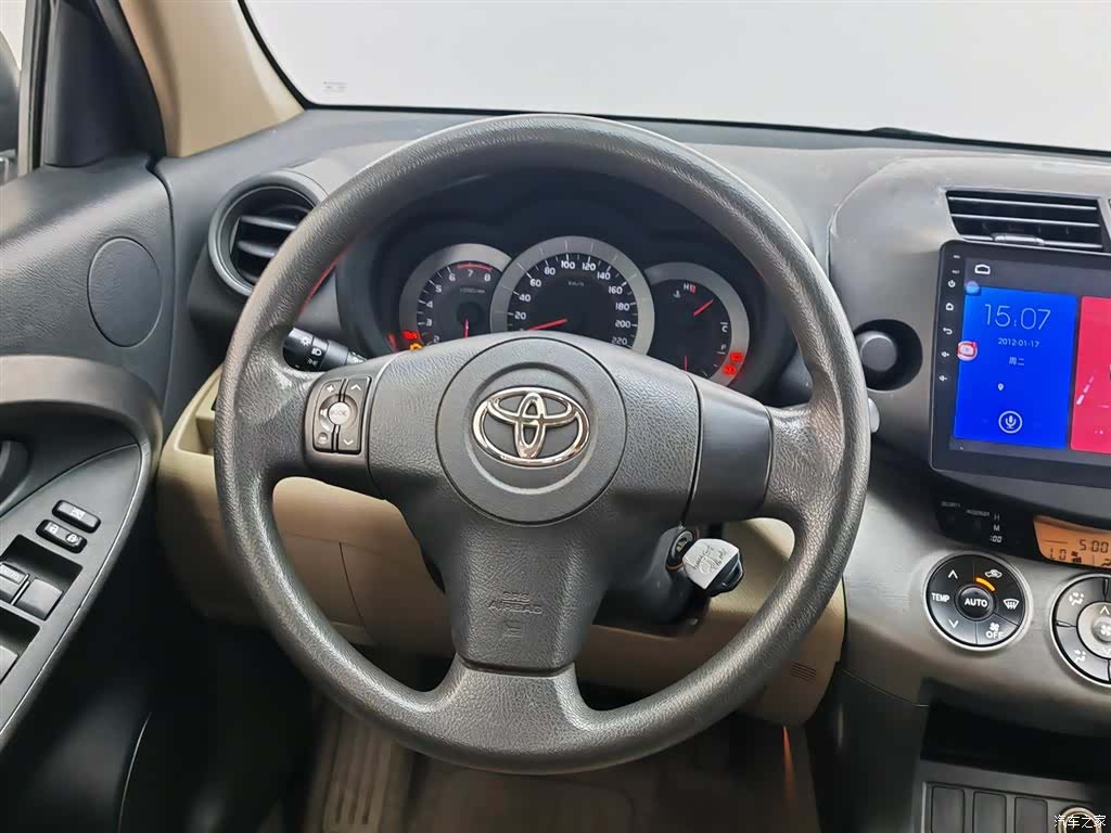 Toyota RAV4, 2012 11