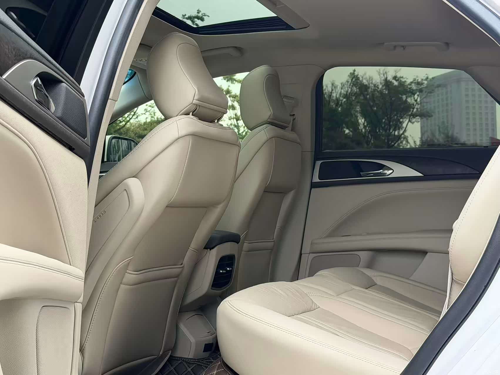 Lincoln MKZ, 2020 10