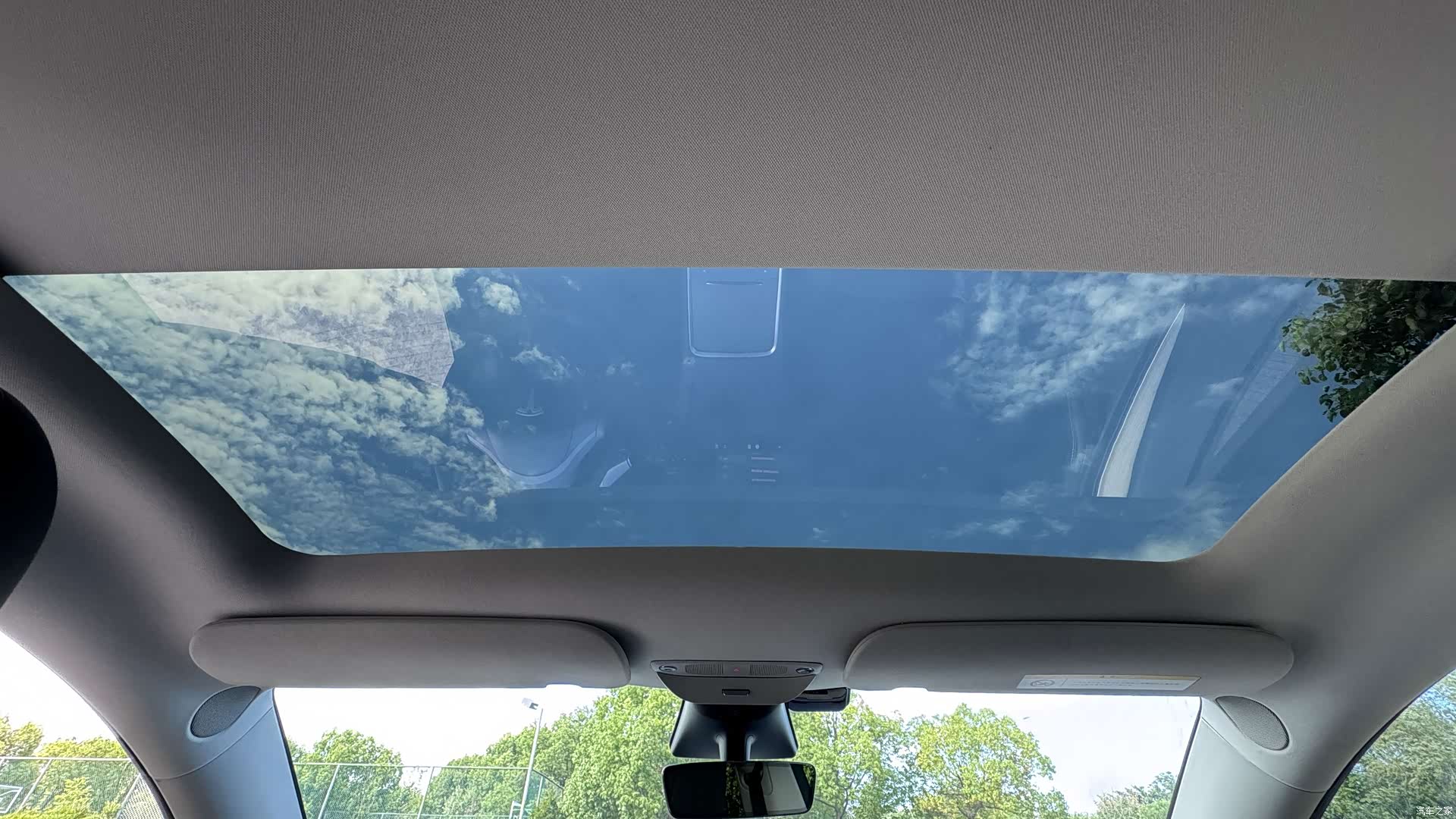Tesla Model Y, 2022 12