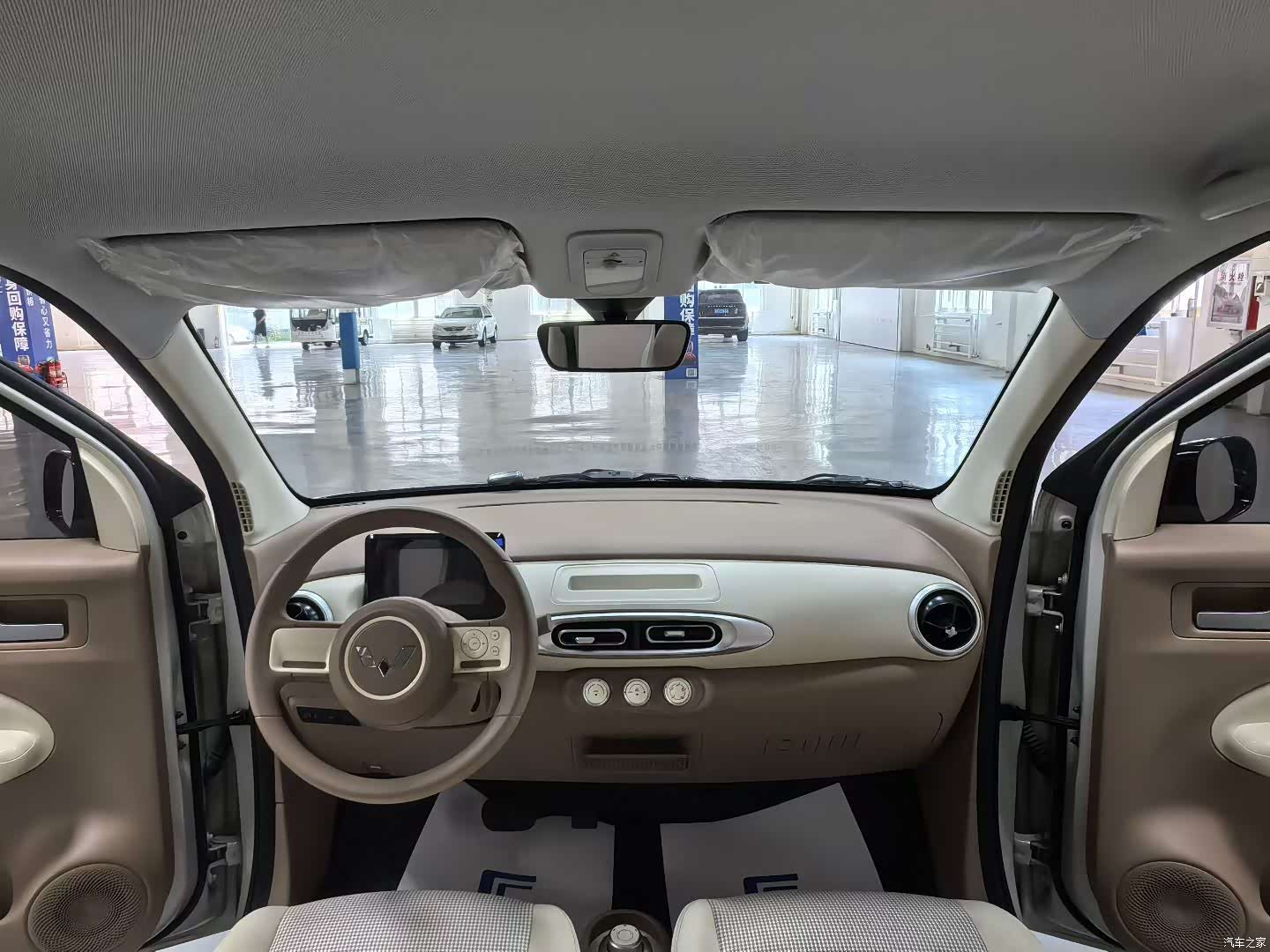 Wuling MINIEV, 2025 10
