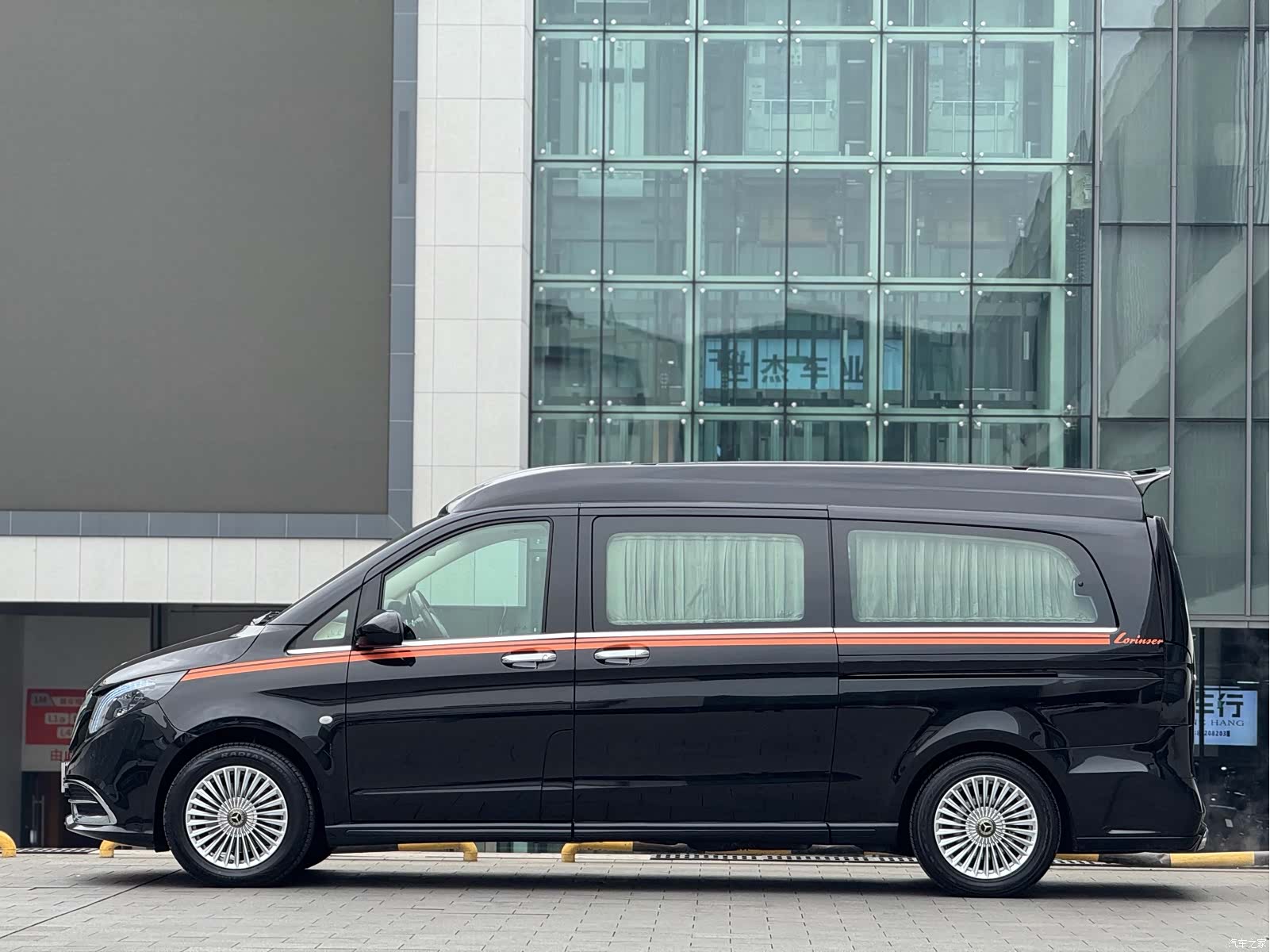 Mercedes-Benz 7, 2022 14