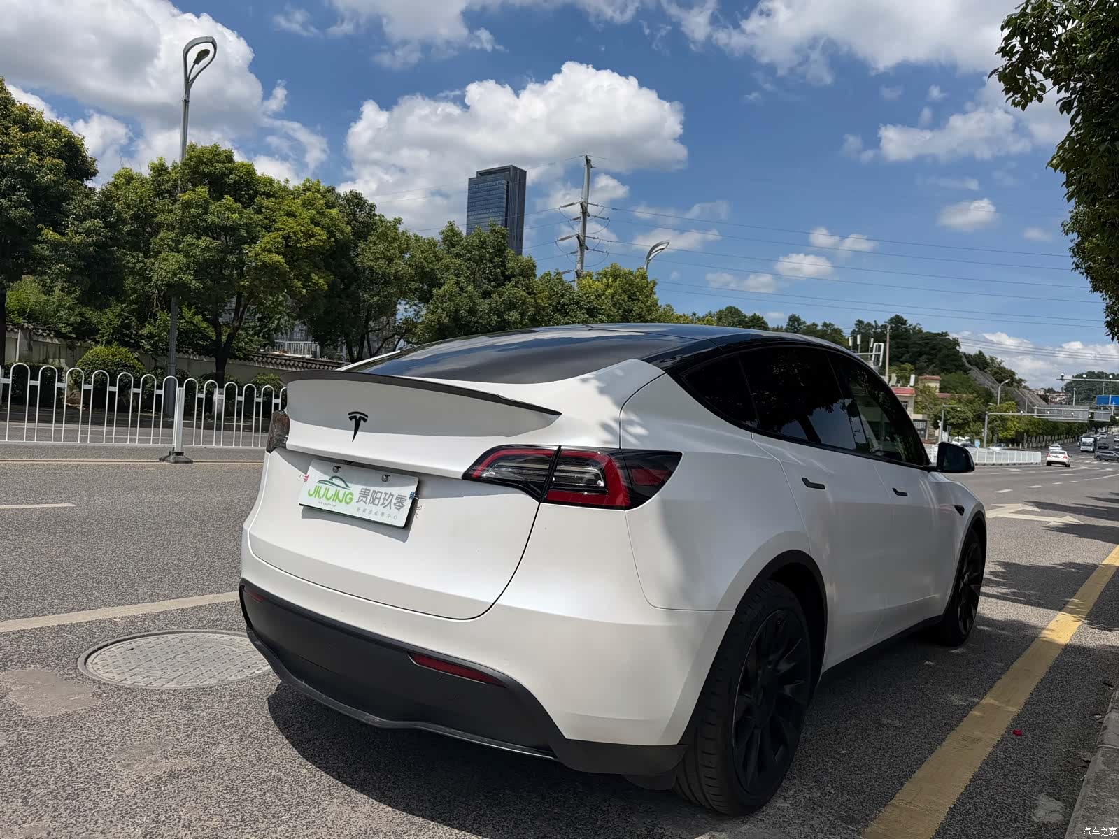 Tesla Model Y, 2021 4
