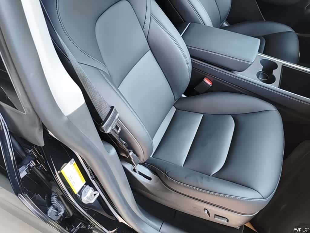 Tesla Model Y, 2023 25