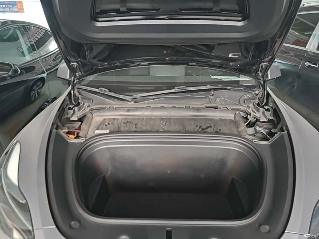Tesla Model Y, 2023 20