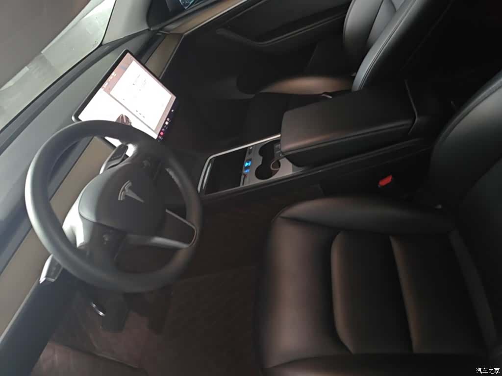 Tesla Model Y, 2023 15