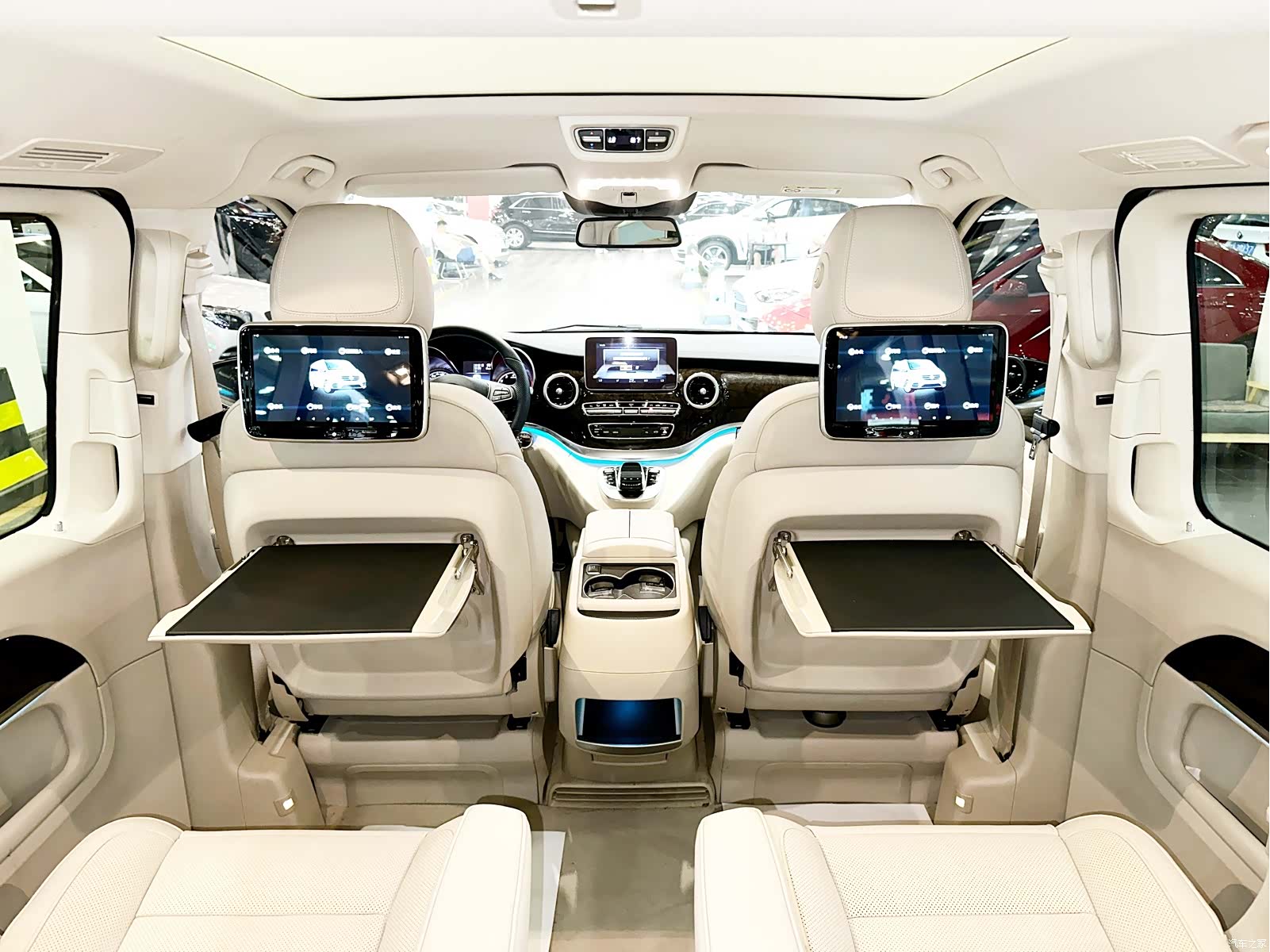 Mercedes-Benz V-Class, 2018 10