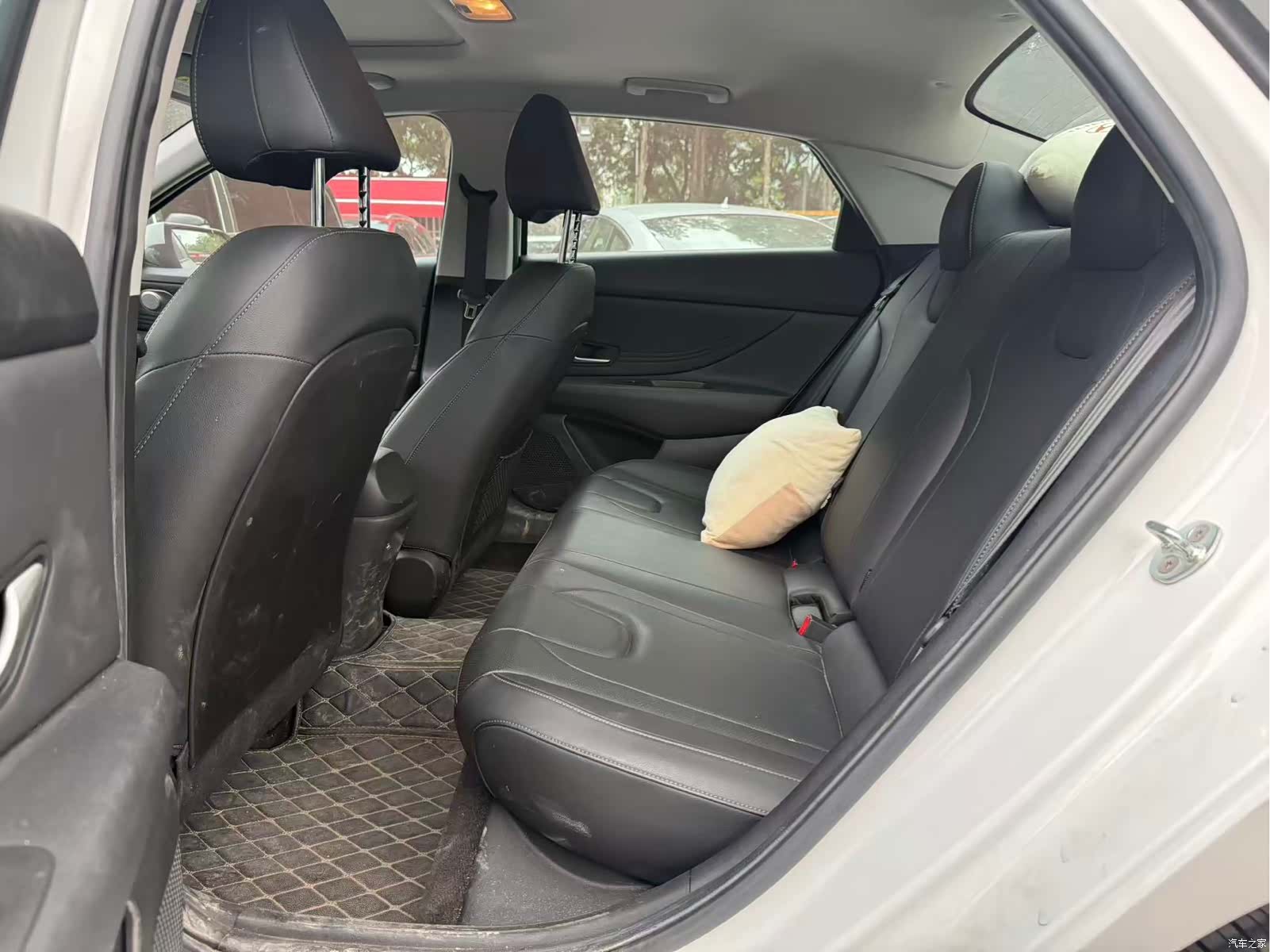 Hyundai Elantra, 2022 10
