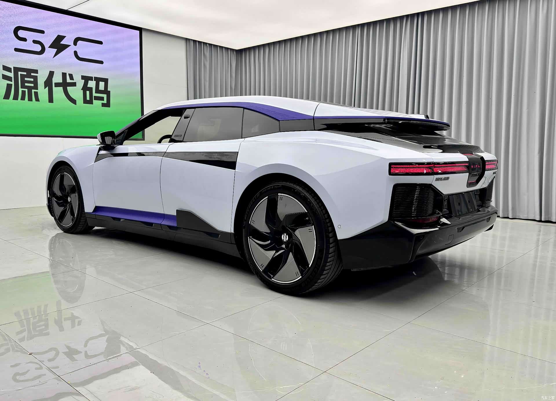 HiPhi Z, 2022 21