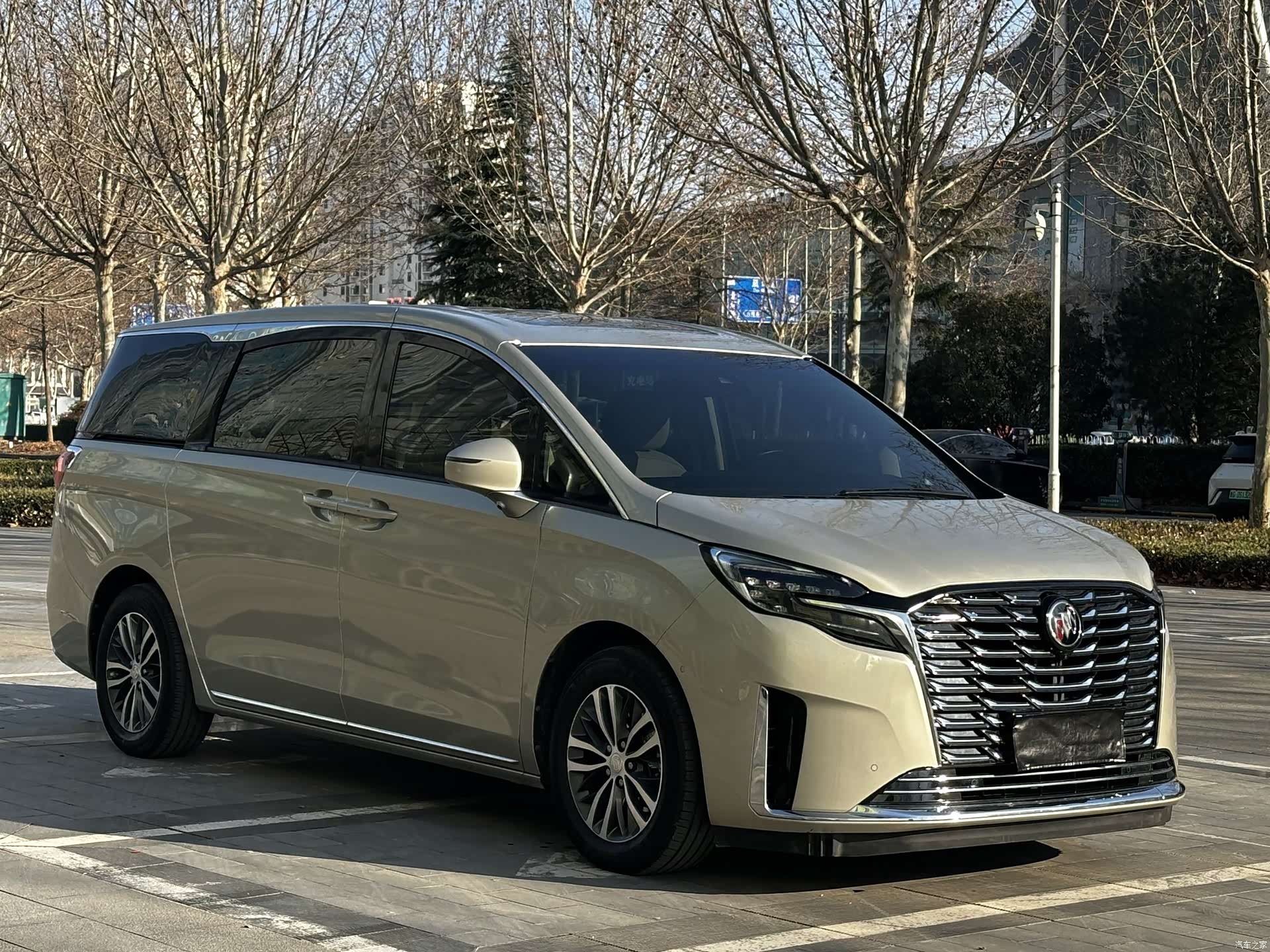Buick GL8, 2022 3