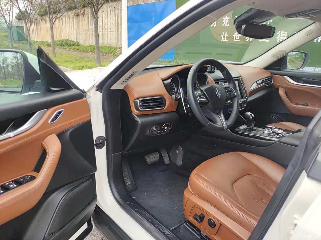 Maserati Levante, 2017 13