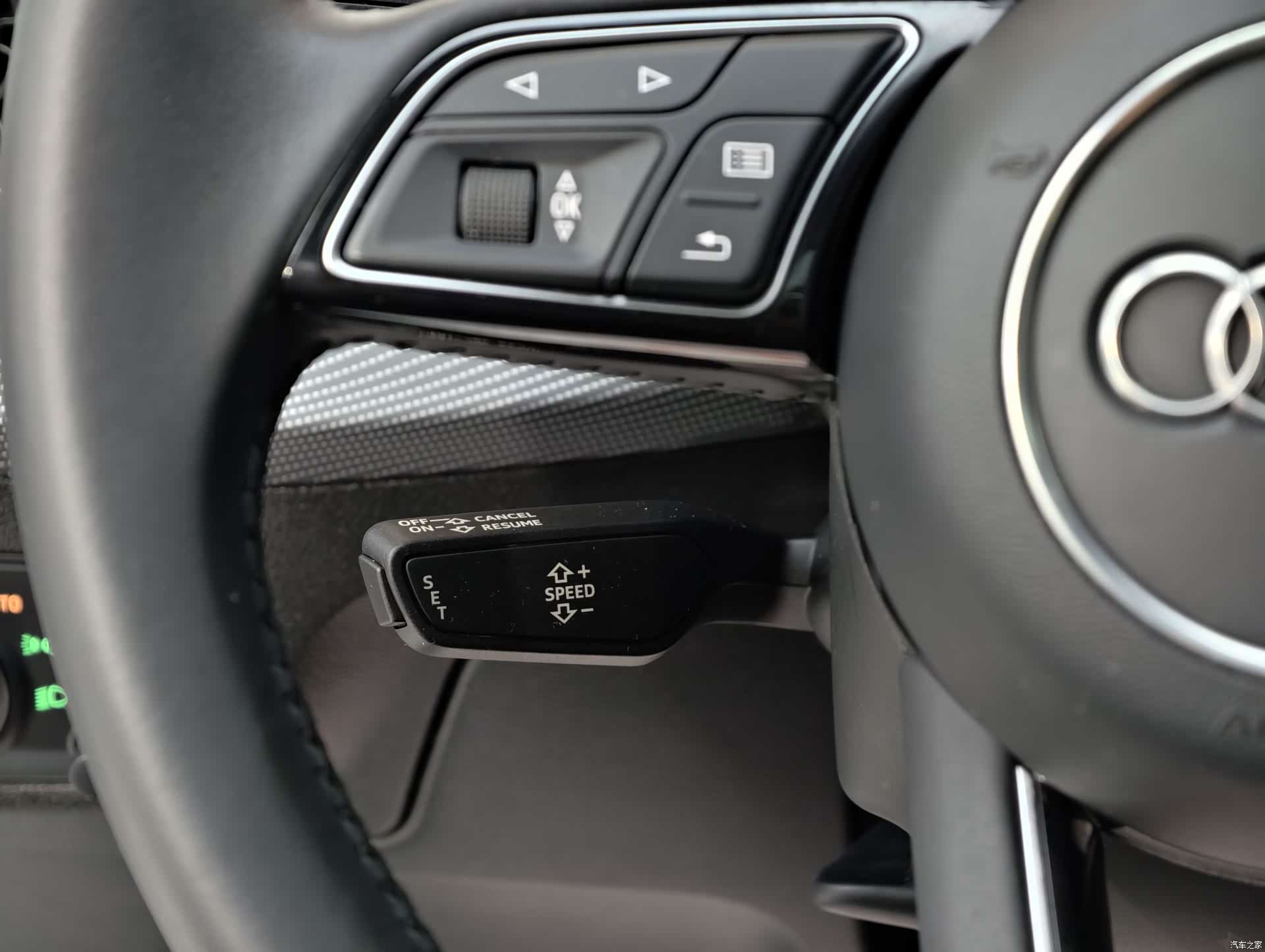 Audi Q2L, 2019 28