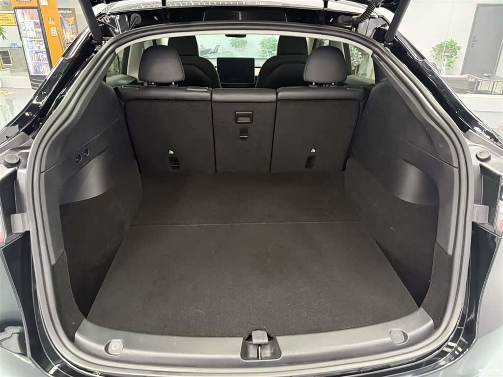 Tesla Model Y, 2023 9