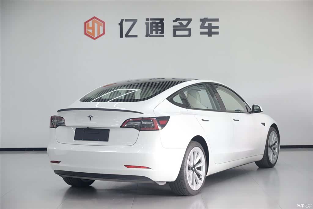 Tesla Model 3, 2021 24