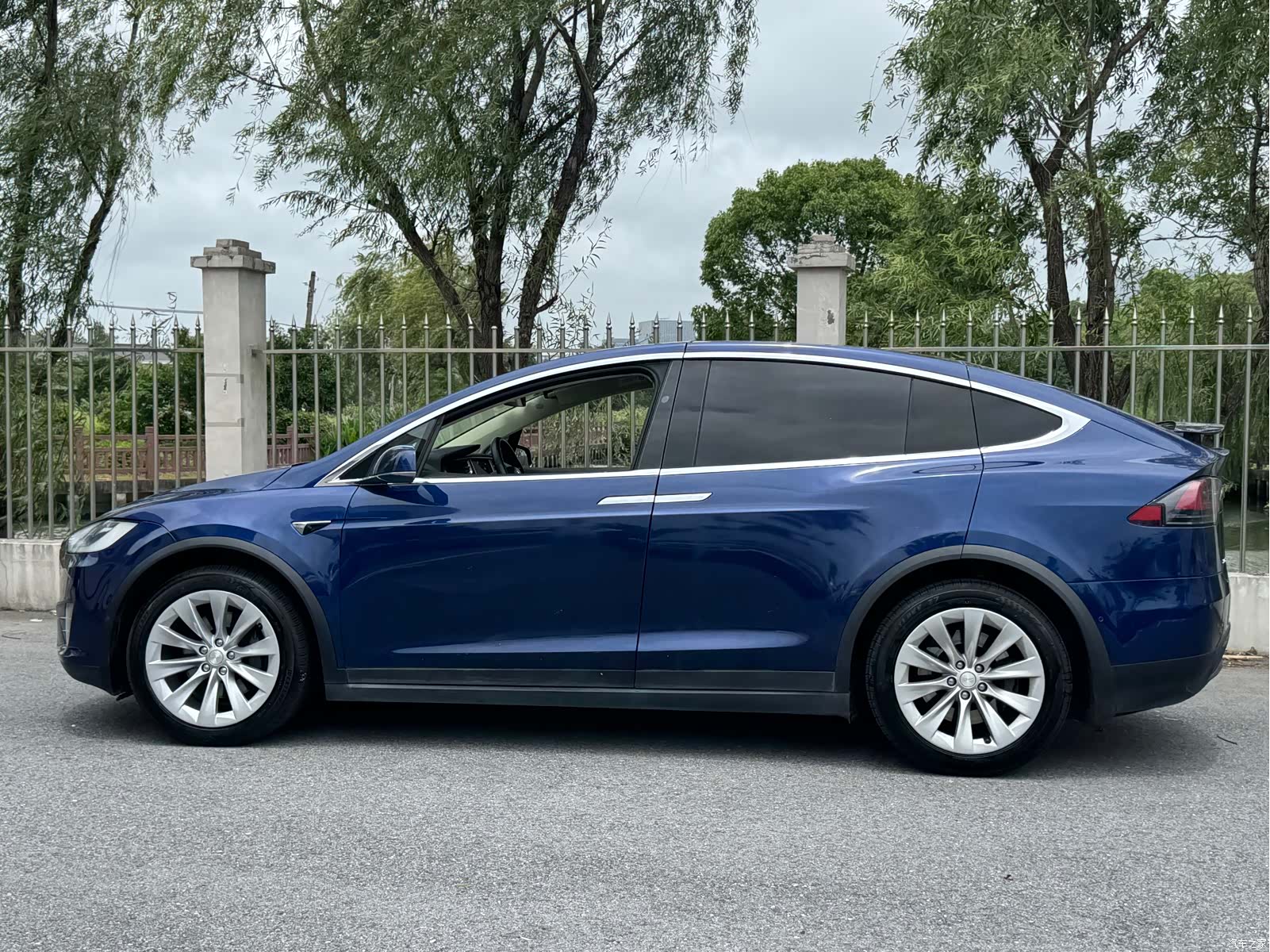 Tesla Model X, 2017 4