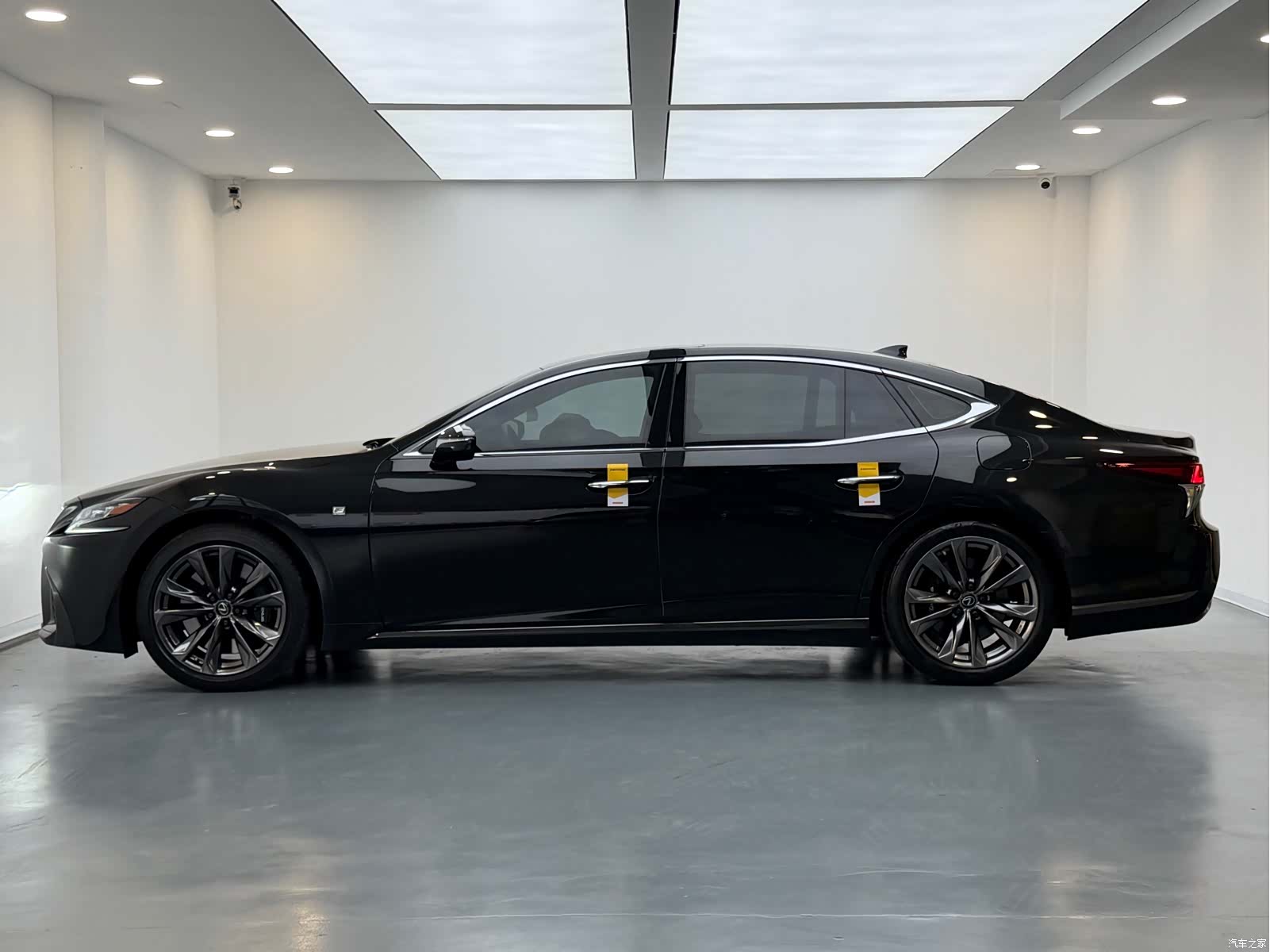 Lexus LS, 2019 8