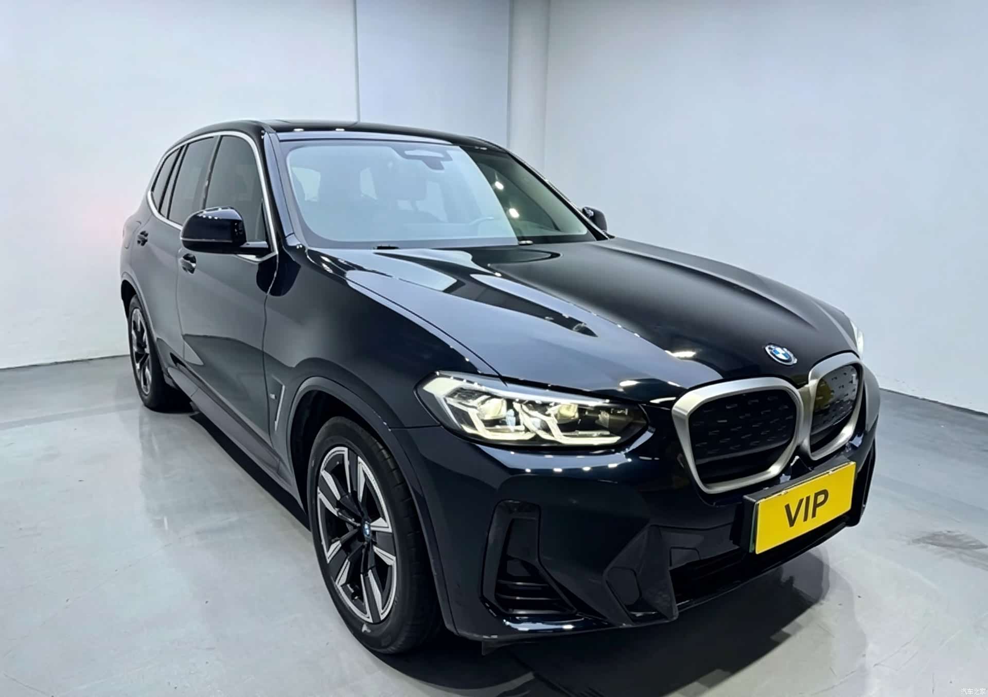 BMW iX3, 2023 3