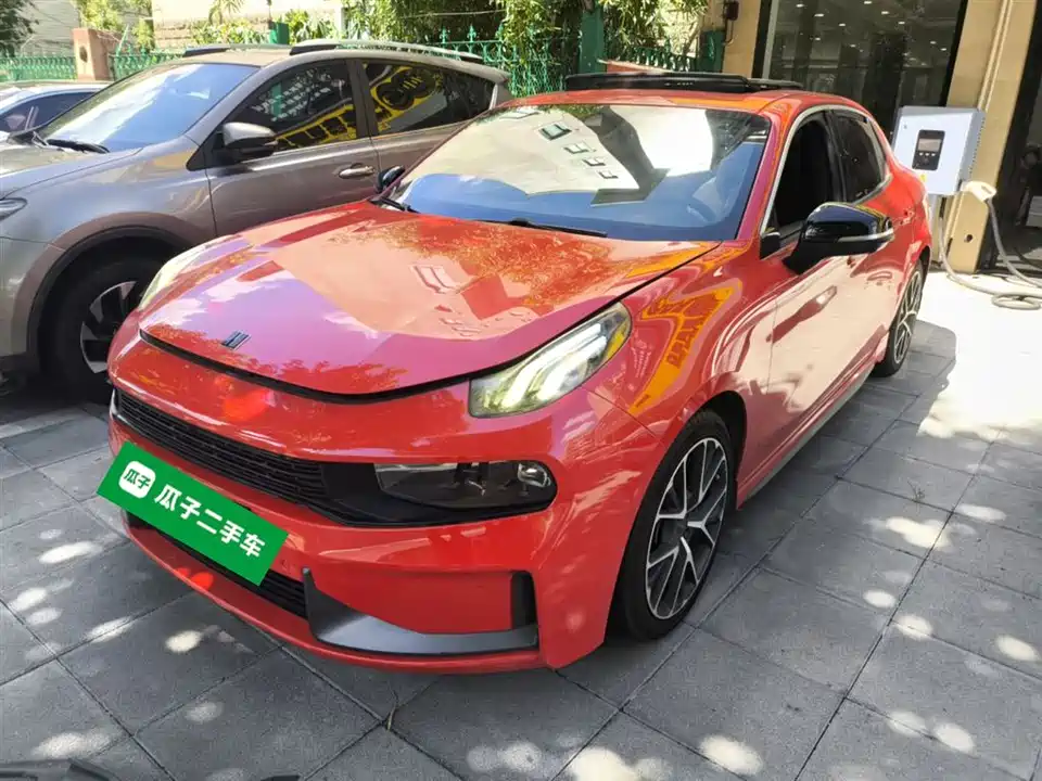 Lynk & Co 03