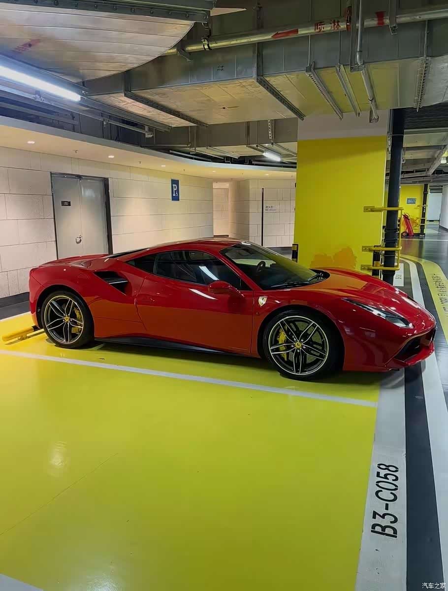 Ferrari 488, 2017 4