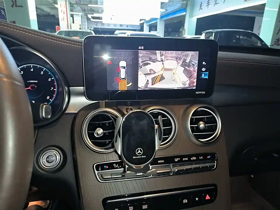 Mercedes-Benz GLC Mercedes-Benz GLC