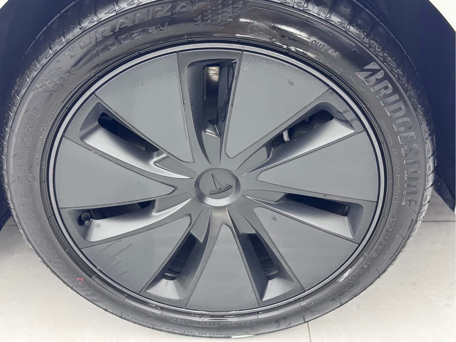 Tesla Model 3, 2026 8