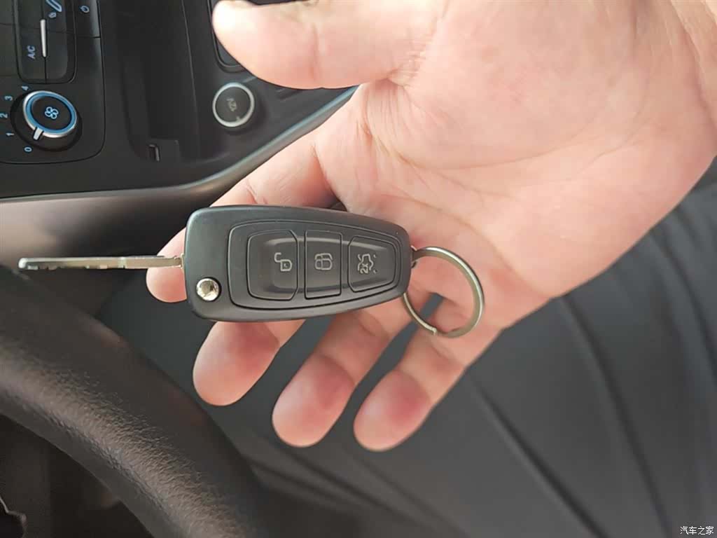 Ford Focus, 2019 9