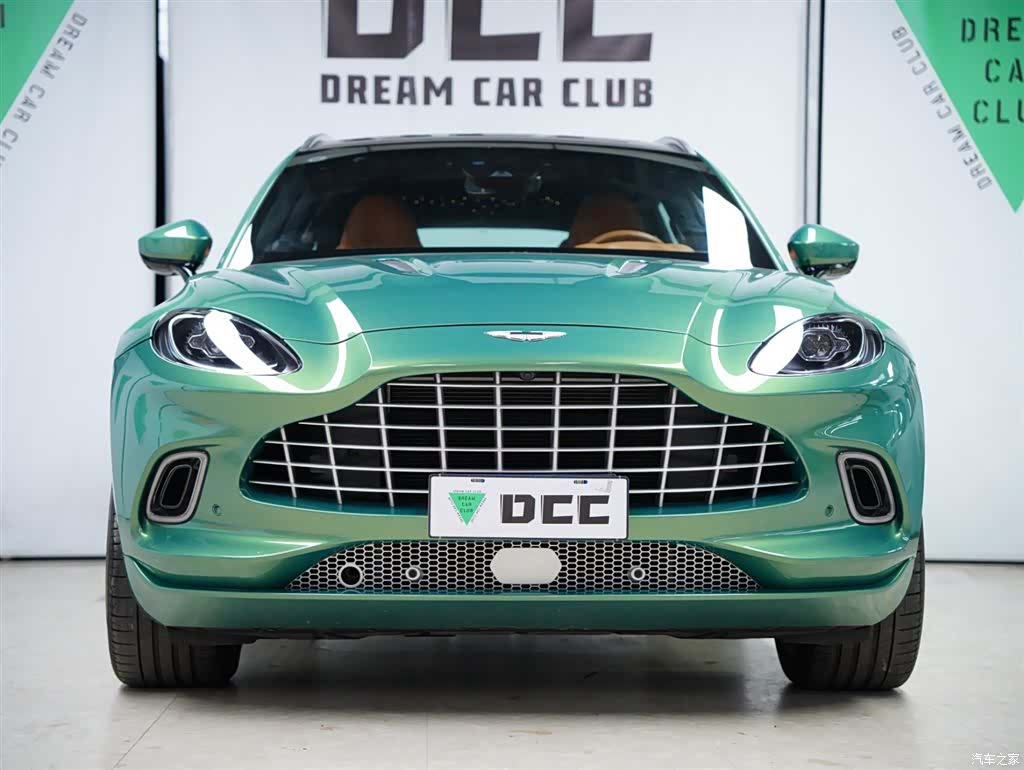 Aston Martin DBX, 2023 19