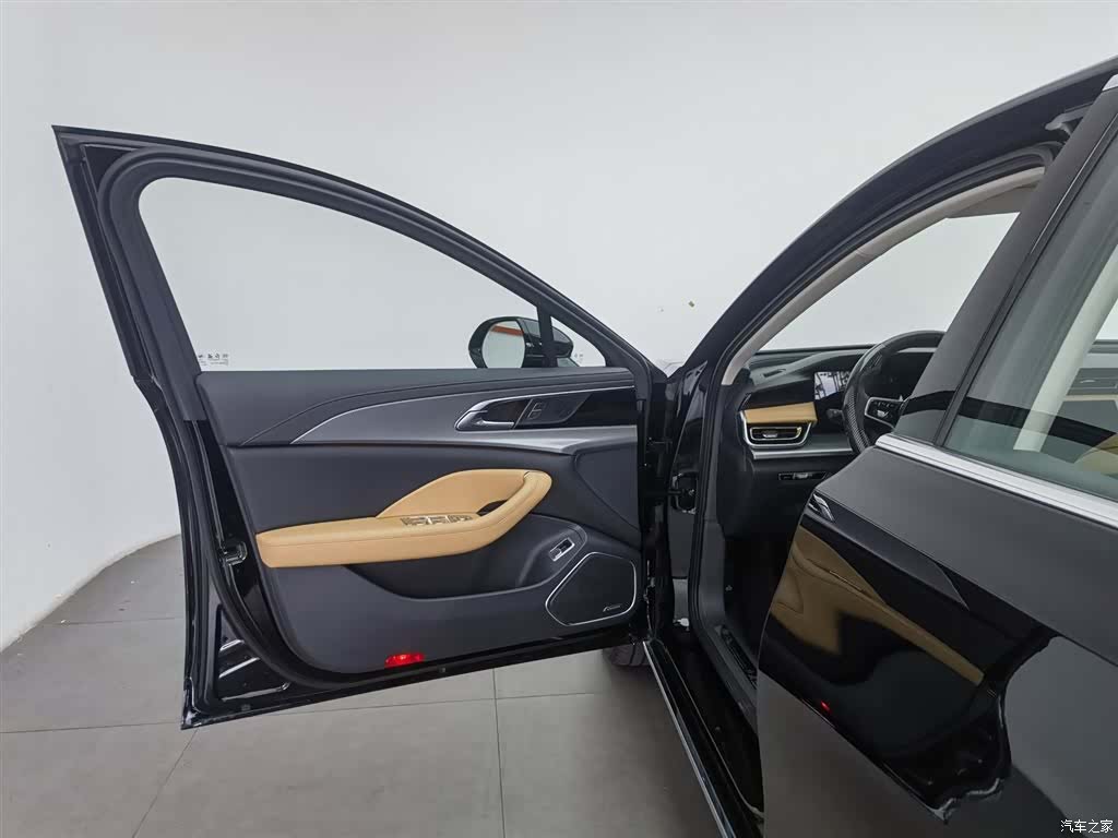 Hongqi H5, 2022 8