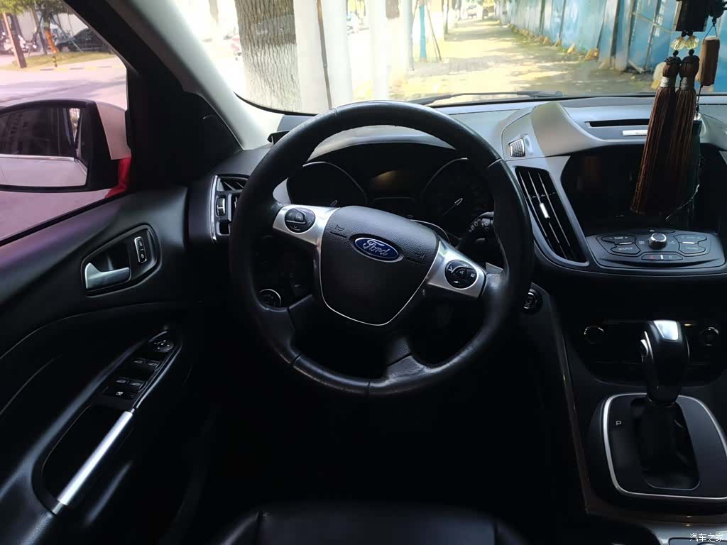 Ford Kuga, 2015 3