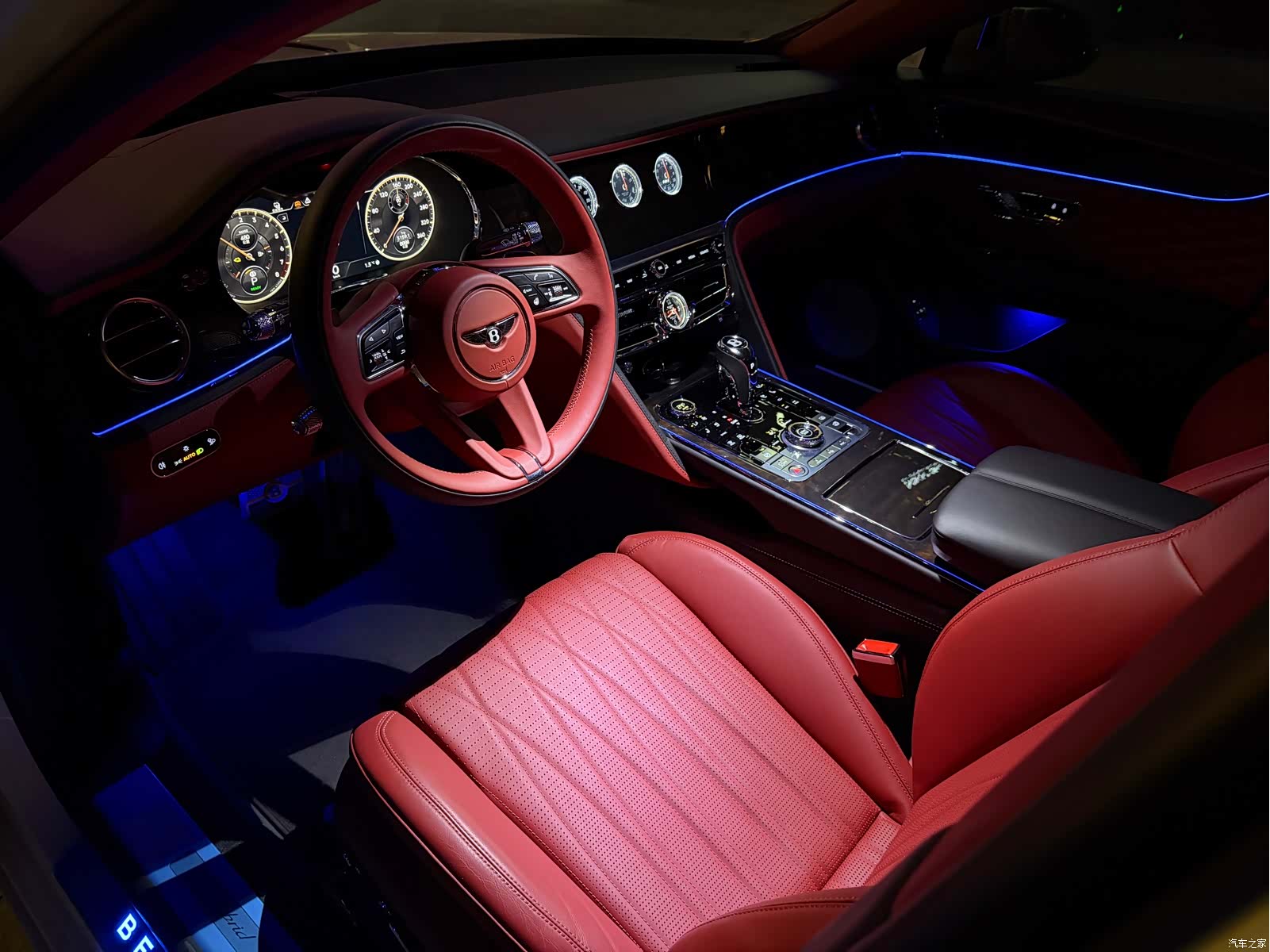 Bentley Flying Spur, 2023 6