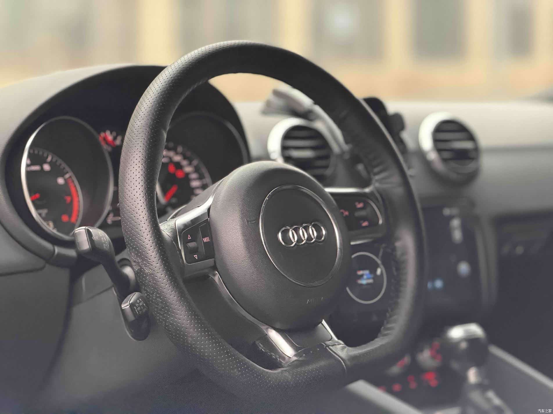 Audi TT, 2011 4