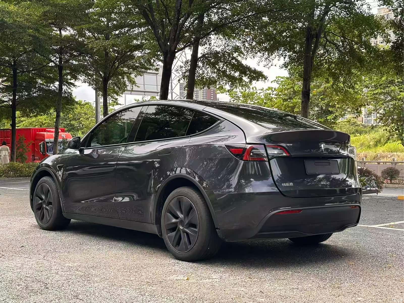 Tesla Model Y, 2024 6