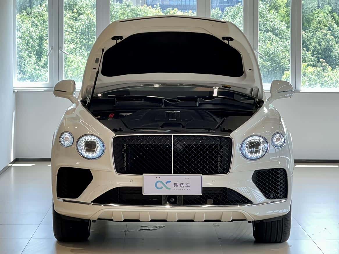 Bentley Bentayga, 2025 17
