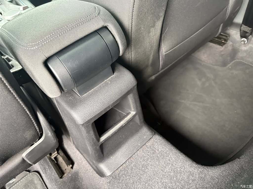 Audi Q2L, 2021 10