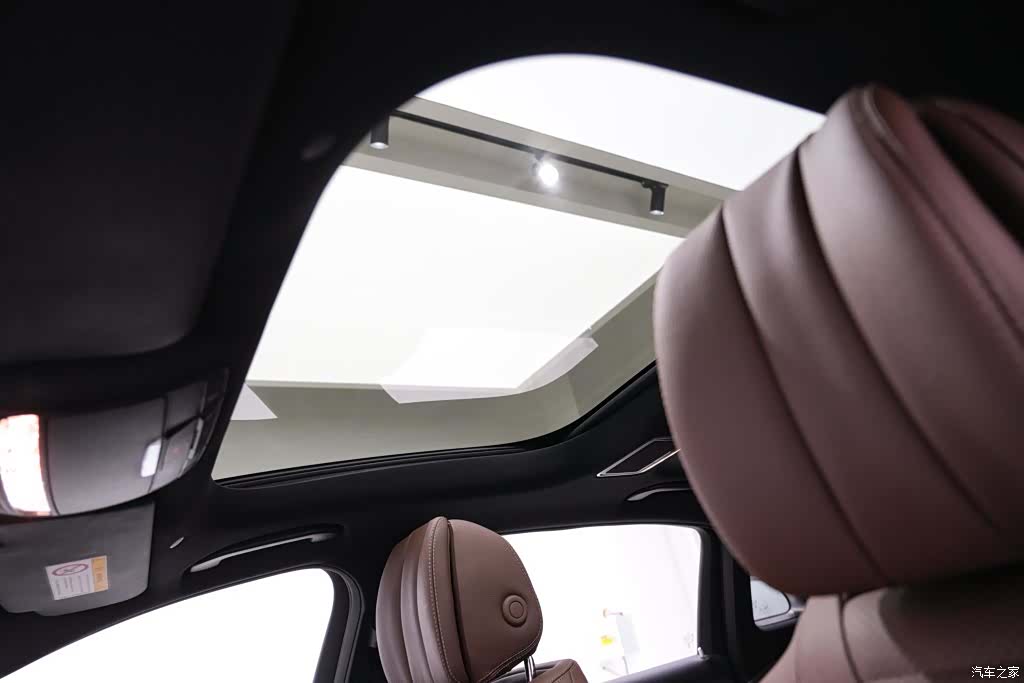 Mercedes-Benz E-Class, 2022 26