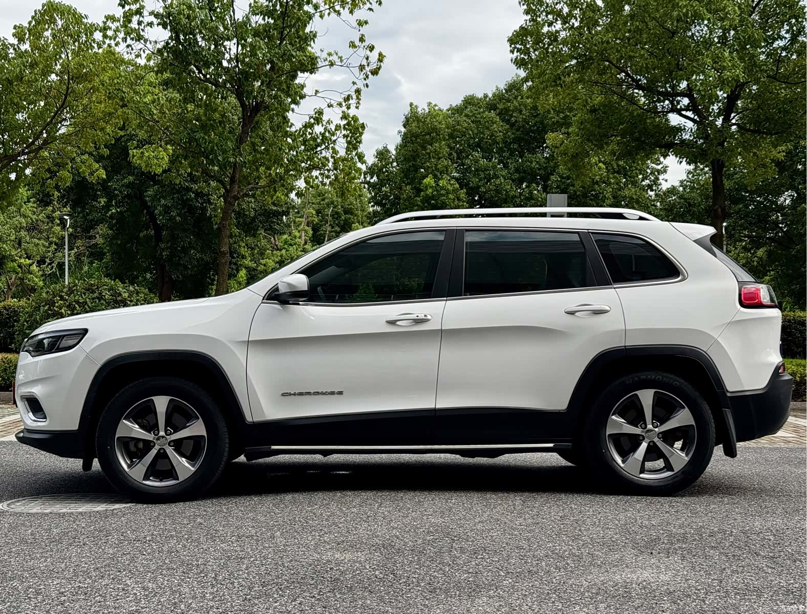 Jeep Cherokee, 2019 3