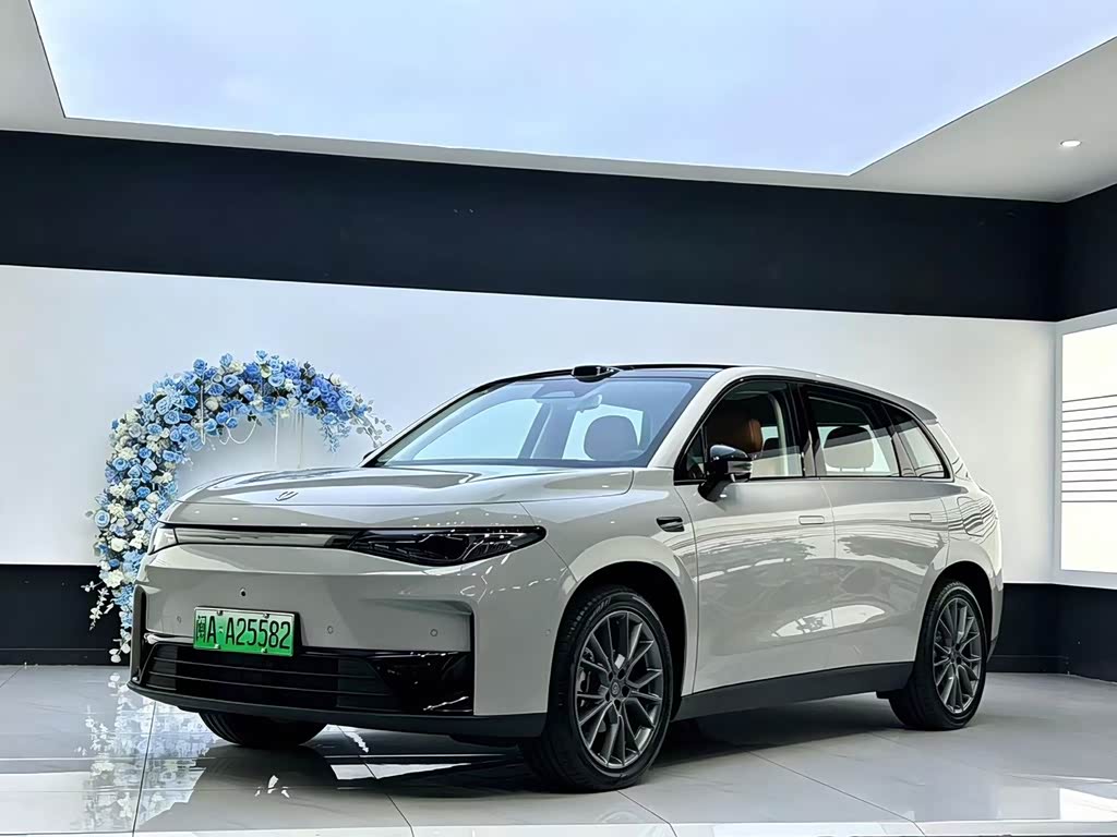 Leapmotor C10