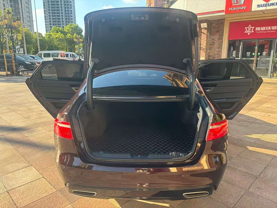 Jaguar XFL Jaguar XFL