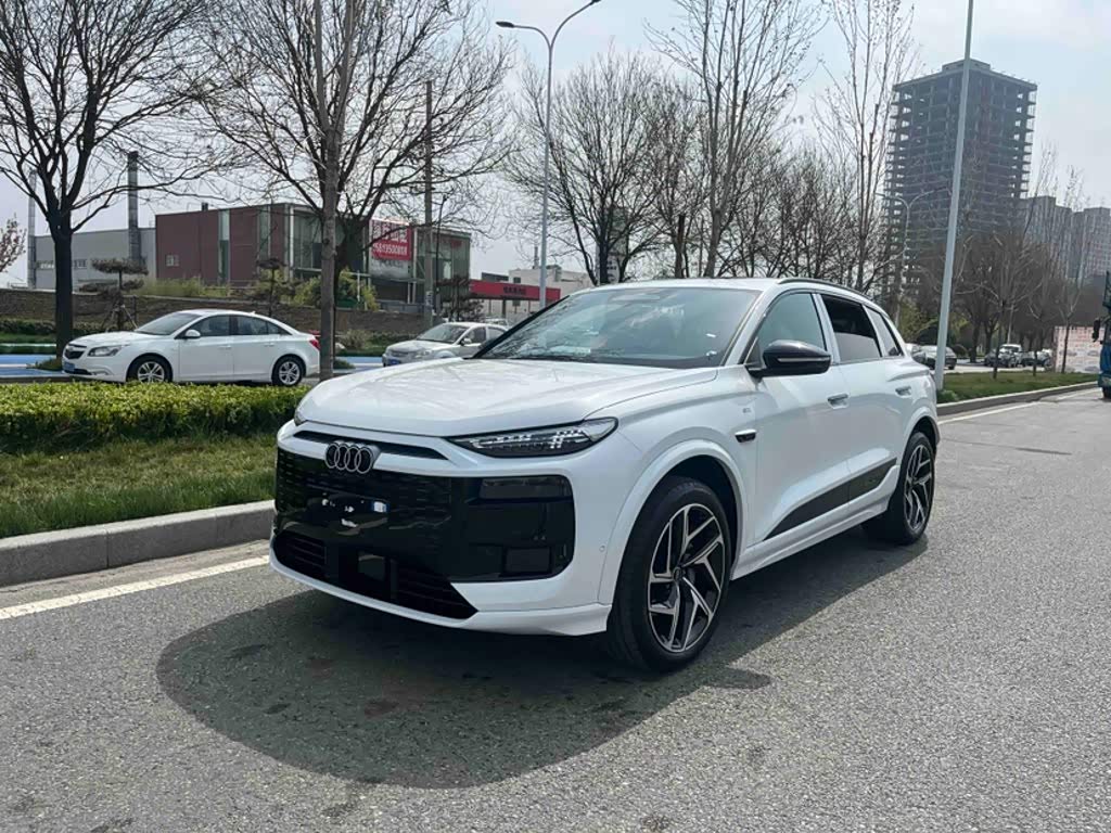 Audi Q6L e-tron