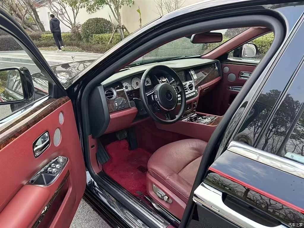 Rolls-Royce Ghost, 2013 6
